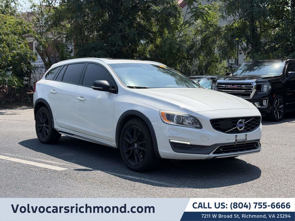 2015 VOLVO V60