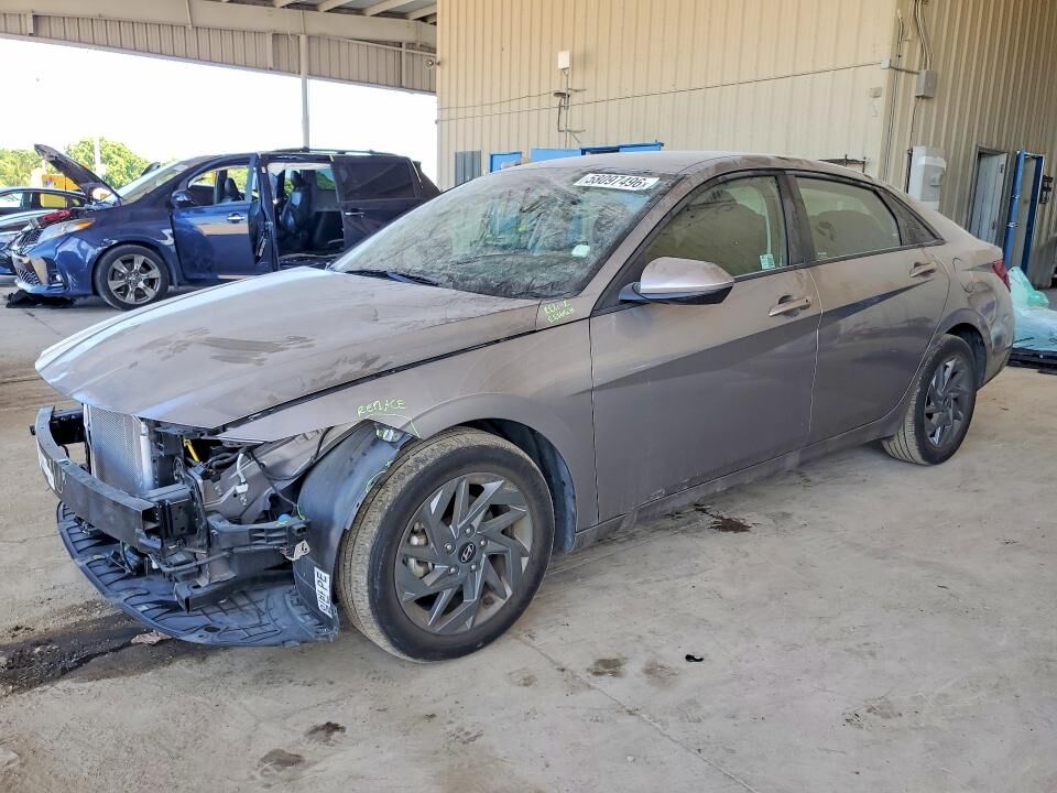 2024 HYUNDAI Elantra