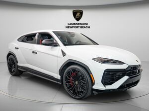 2026 LAMBORGHINI URUS