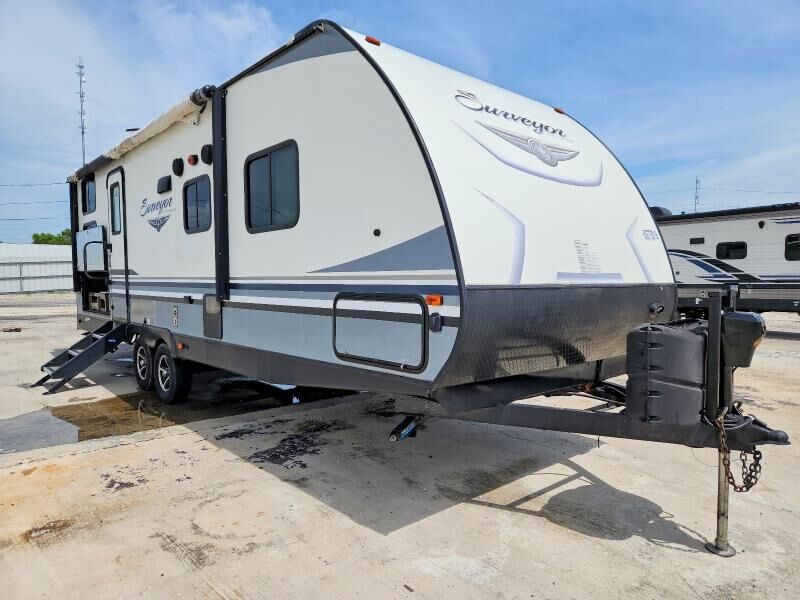2018 FOREST RIVER Surveyor