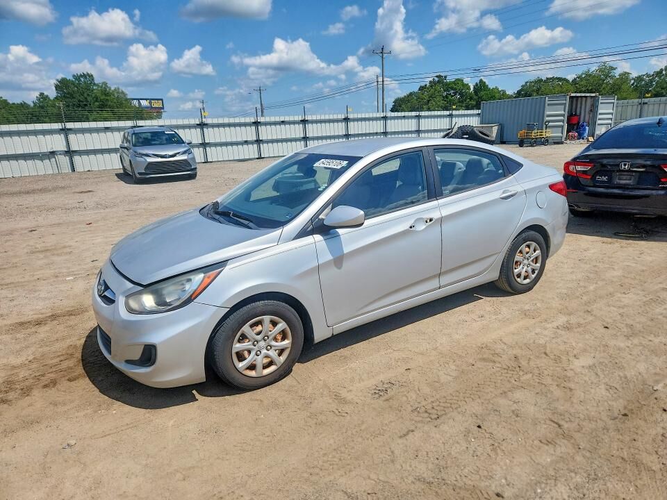 2012 HYUNDAI Accent