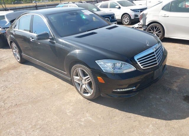 2013 MERCEDES-BENZ S-Class