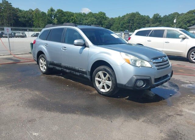 2013 SUBARU Outback