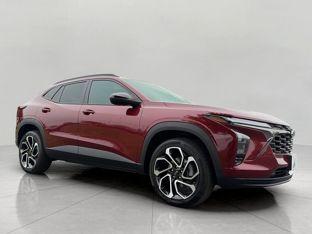2025 CHEVROLET Trax