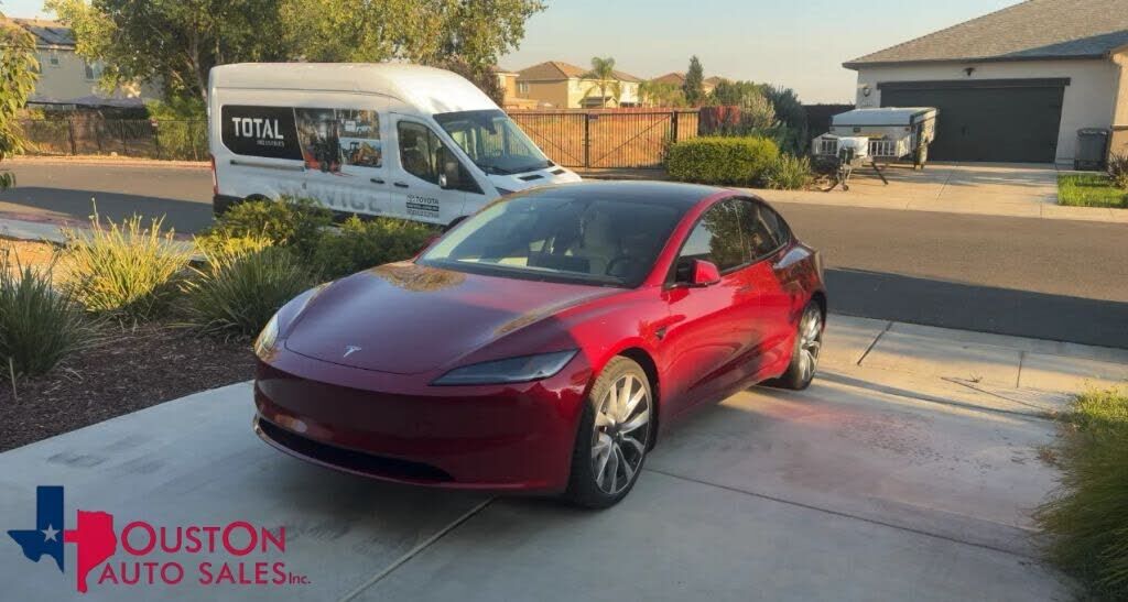 2024 TESLA Model 3