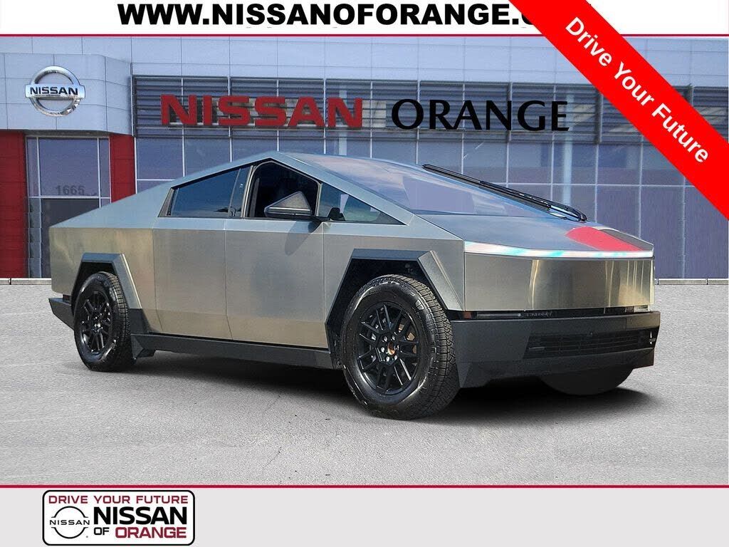2024 TESLA Cybertruck