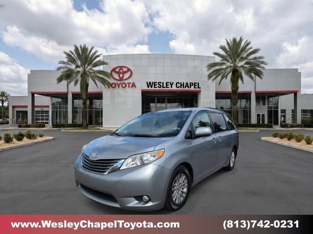 2012 TOYOTA Sienna