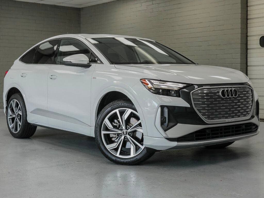 2023 AUDI Q4