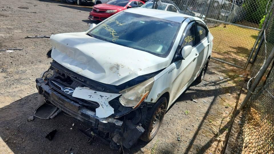 2012 HYUNDAI Accent