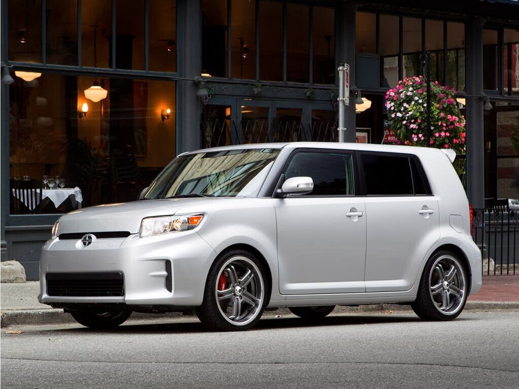 2011 TOYOTA SCION