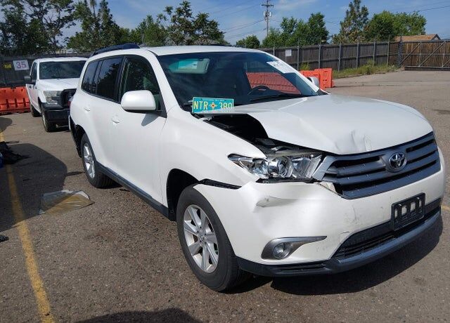 2011 TOYOTA Highlander