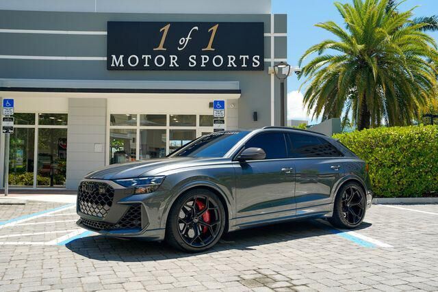 2025 AUDI RS Q8