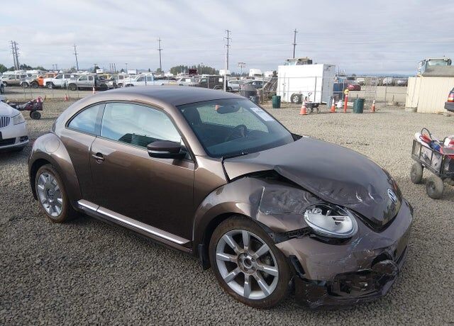 2012 VOLKSWAGEN Beetle
