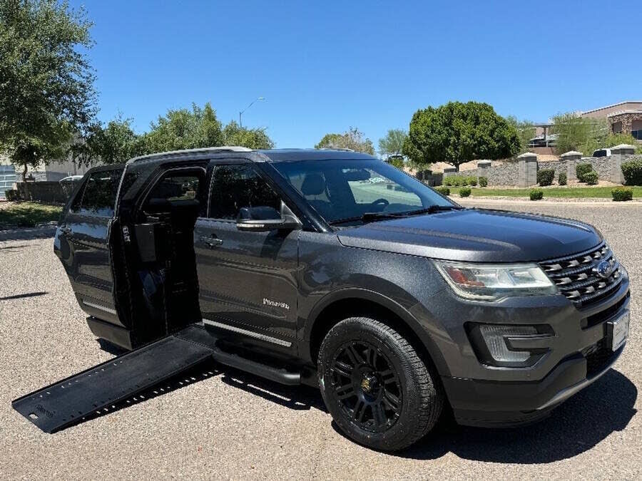2017 FORD Explorer