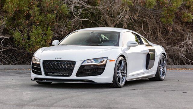 2010 AUDI R8