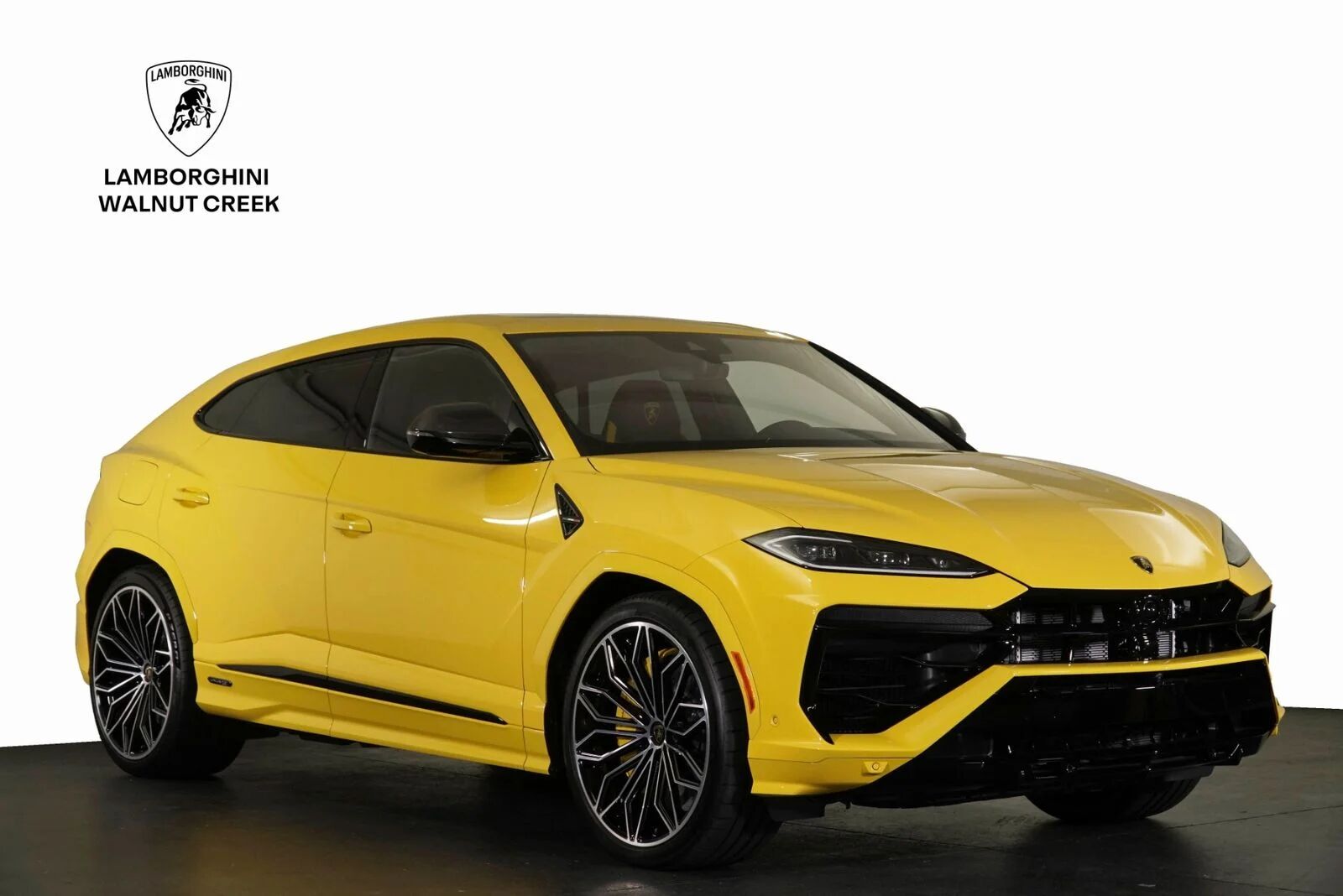 2026 LAMBORGHINI URUS