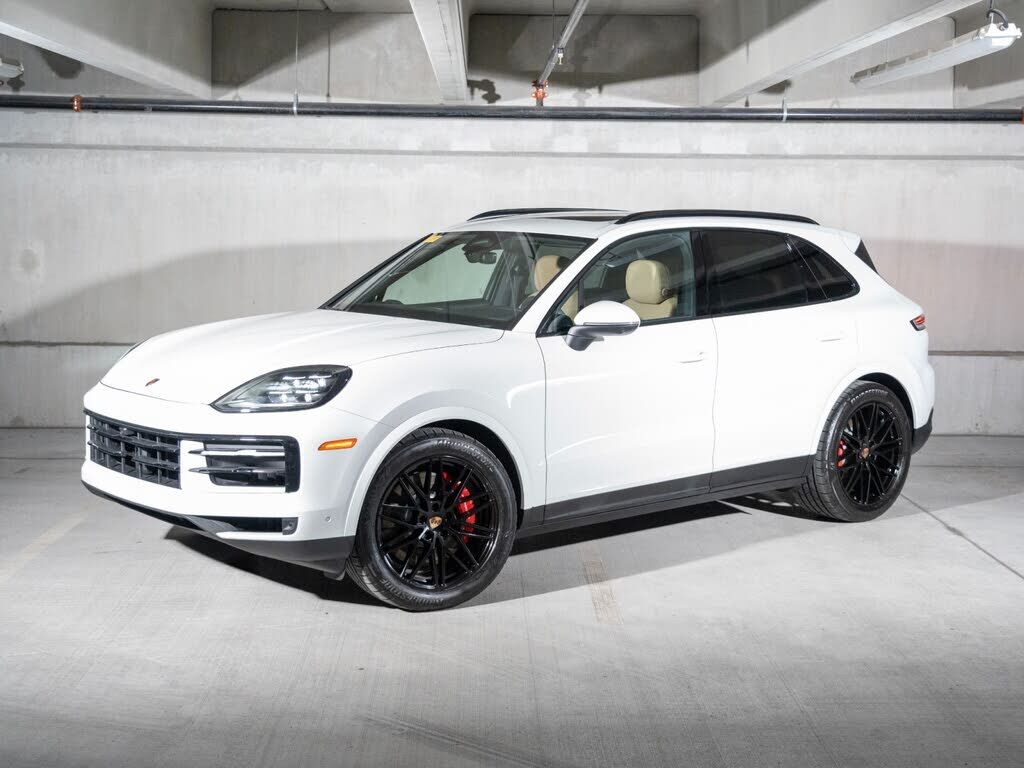 2026 PORSCHE Cayenne