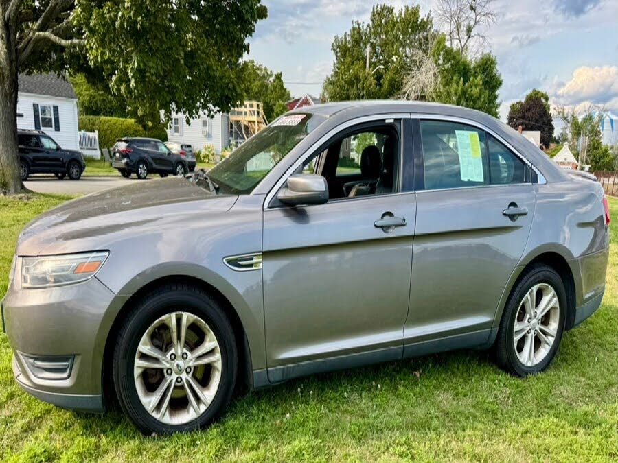 2013 FORD Taurus