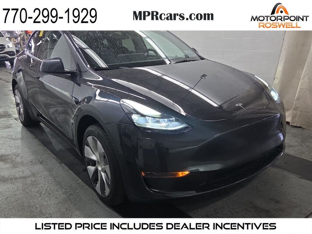 2024 TESLA Model Y