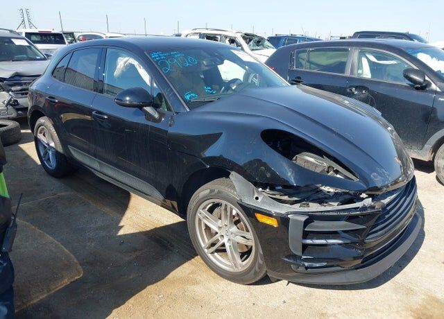 2020 PORSCHE Macan