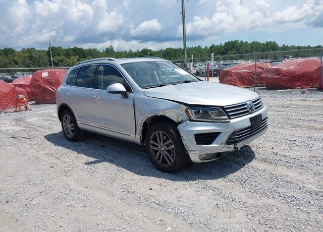 2016 VOLKSWAGEN Touareg