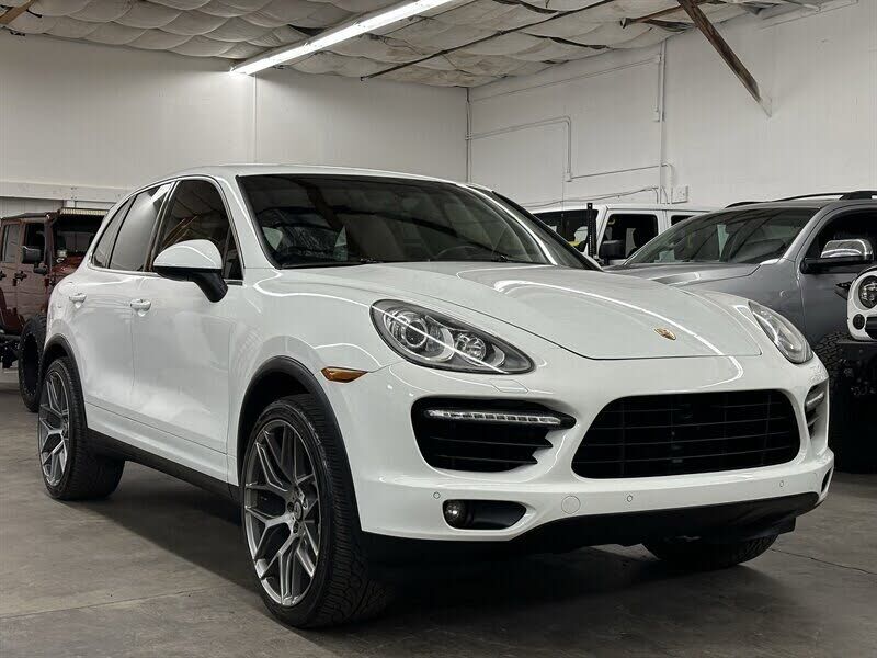 2014 PORSCHE Cayenne