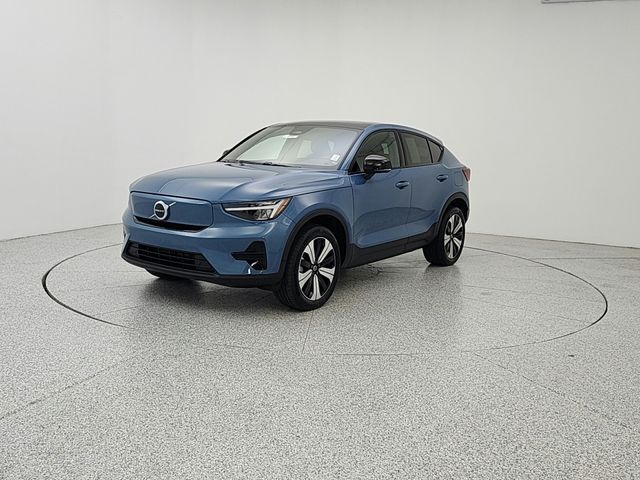 2023 VOLVO C40