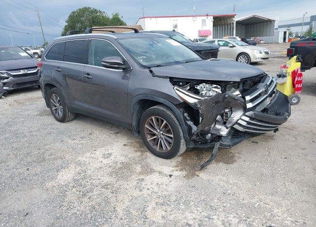 2019 TOYOTA Highlander