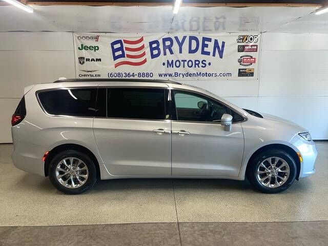 2022 CHRYSLER Pacifica
