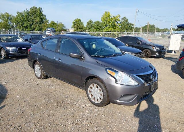 2017 NISSAN Versa