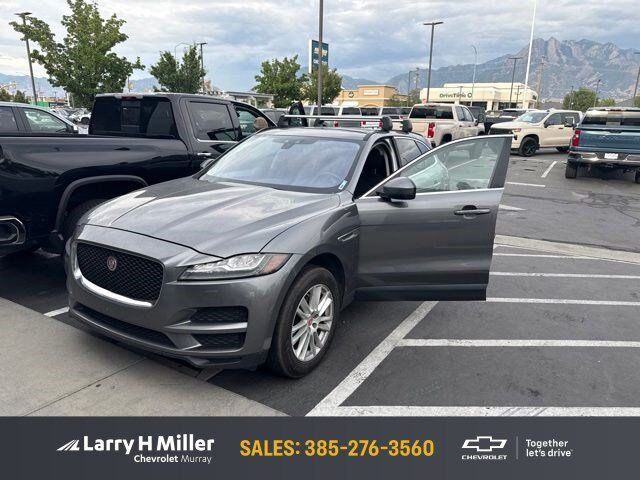 2017 JAGUAR F-Pace
