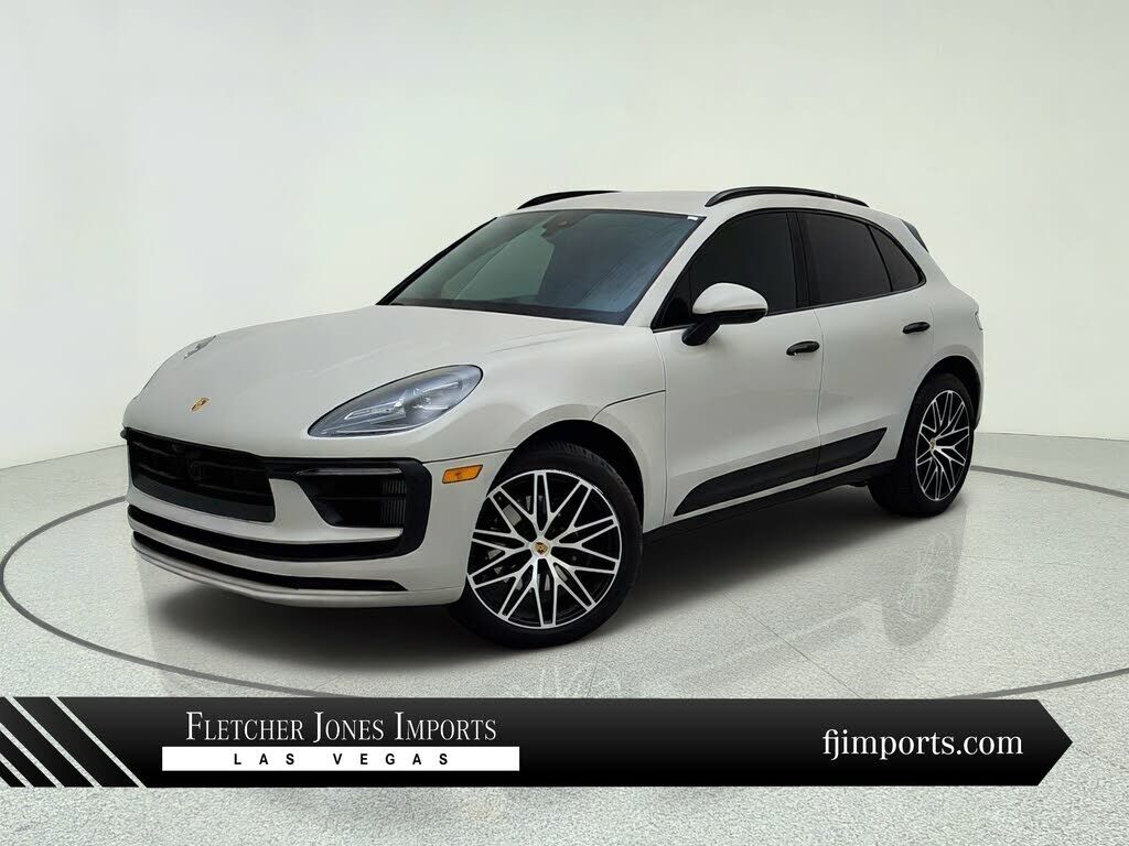 2024 PORSCHE Macan