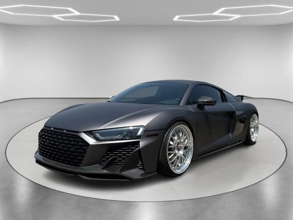 2022 AUDI R8
