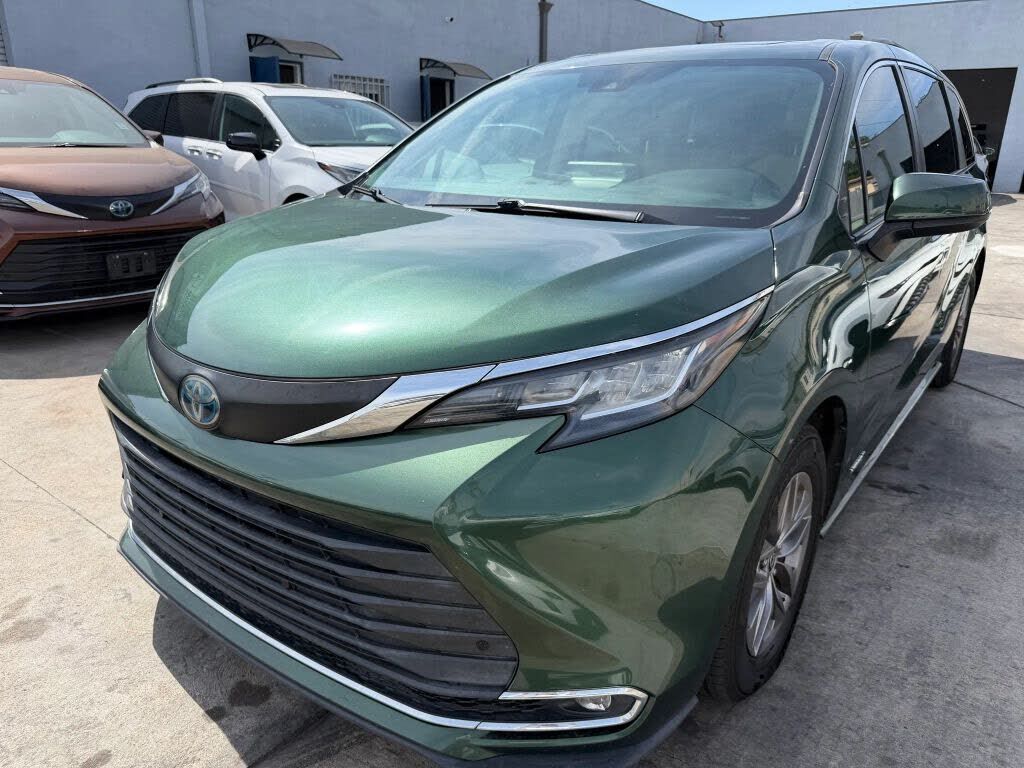 2021 TOYOTA Sienna