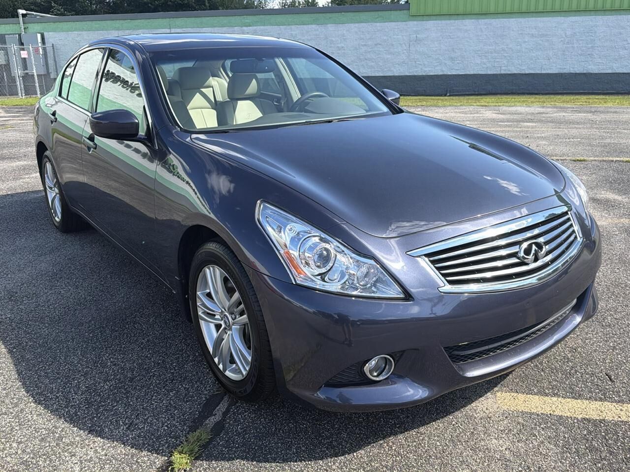 2011 INFINITI G37