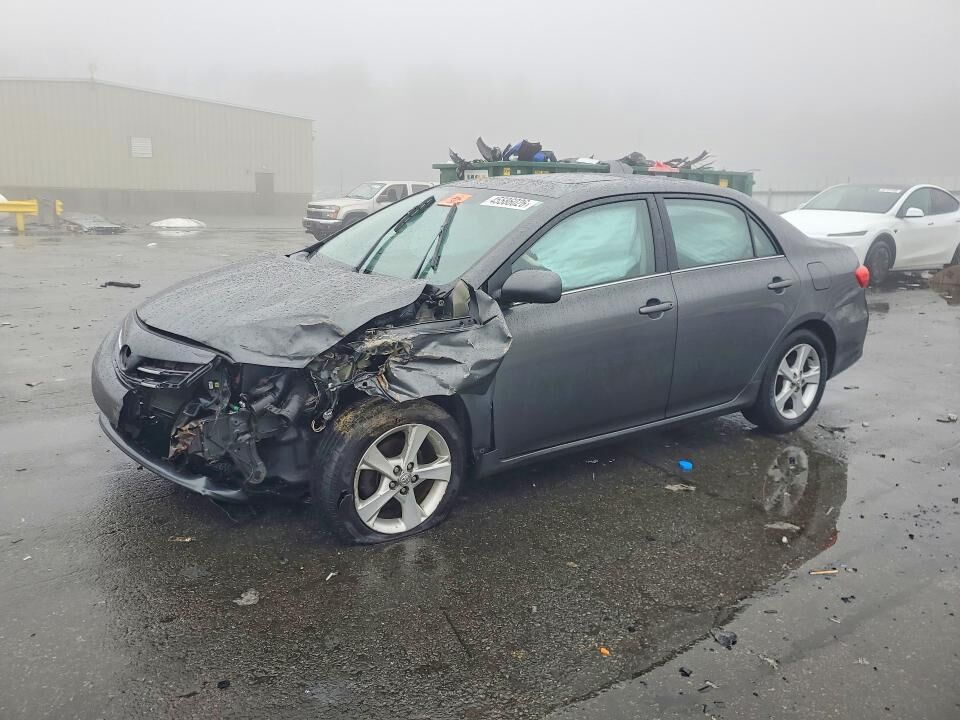 2013 TOYOTA Corolla