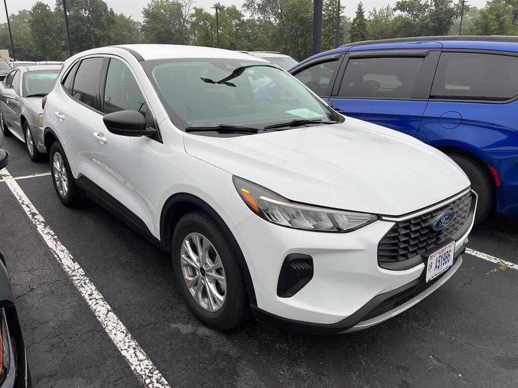 2024 FORD Escape