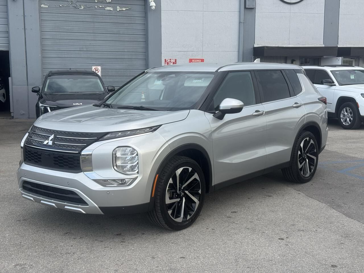 2024 MITSUBISHI Outlander