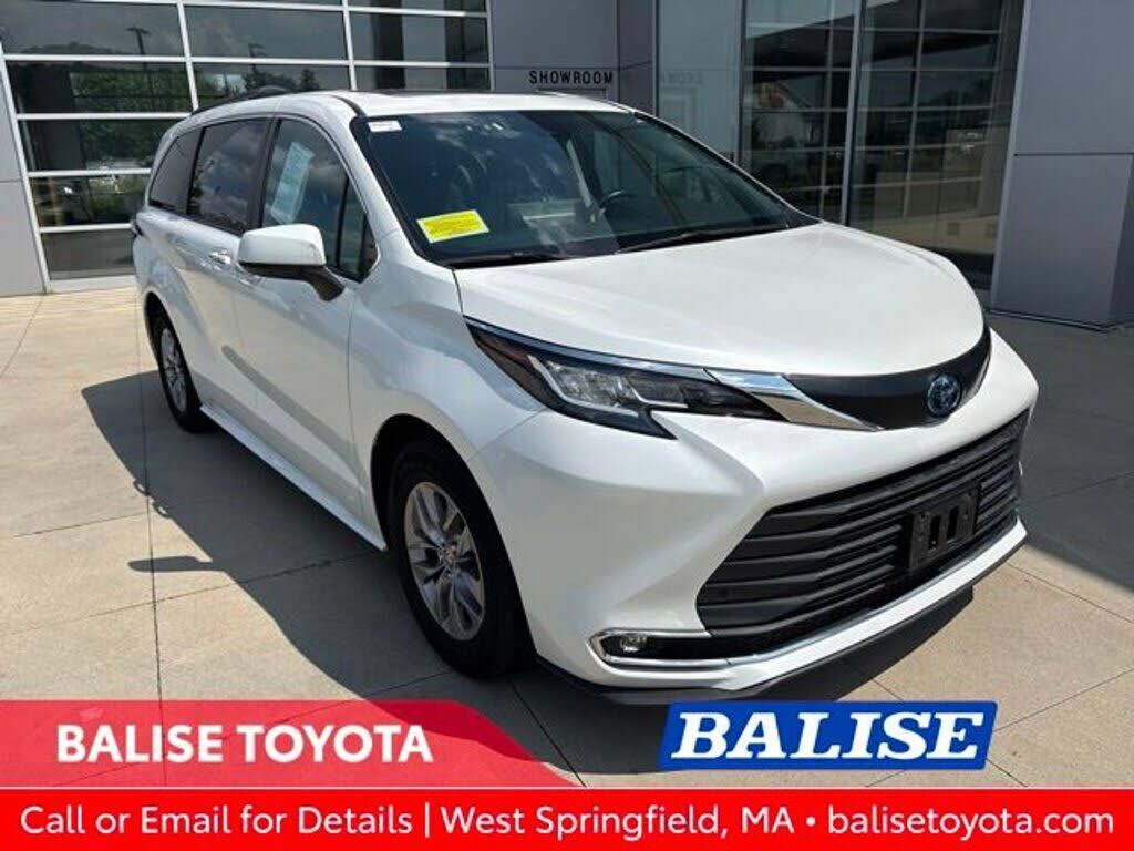 2023 TOYOTA Sienna