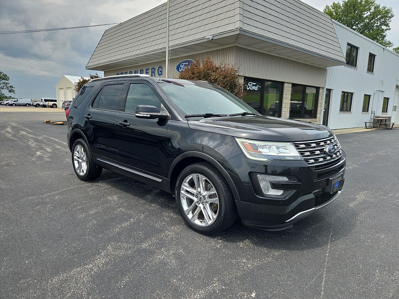 2017 FORD Explorer