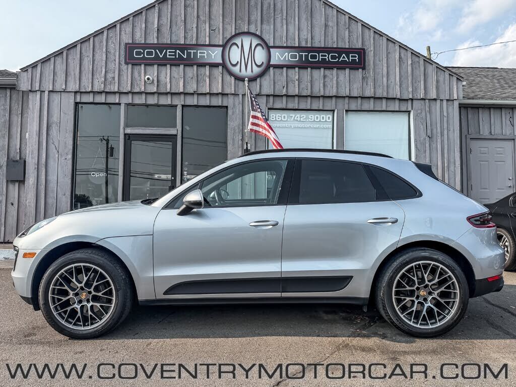 2018 PORSCHE Macan