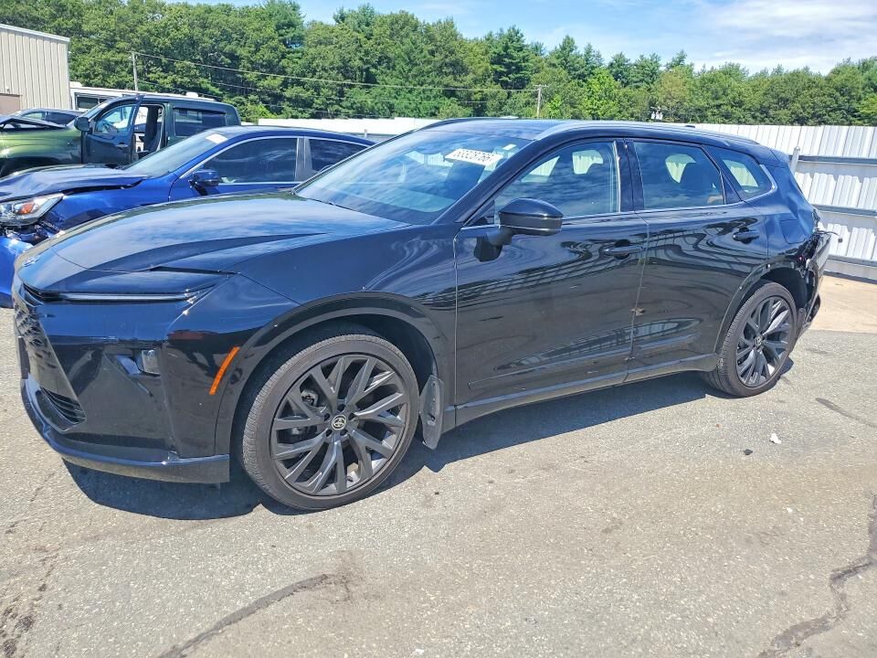 2025 TOYOTA Crown Signia
