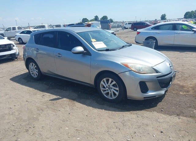 2013 MAZDA Mazda3