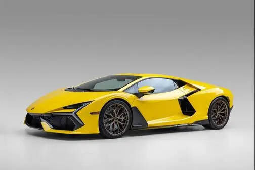 2025 LAMBORGHINI Revuelto