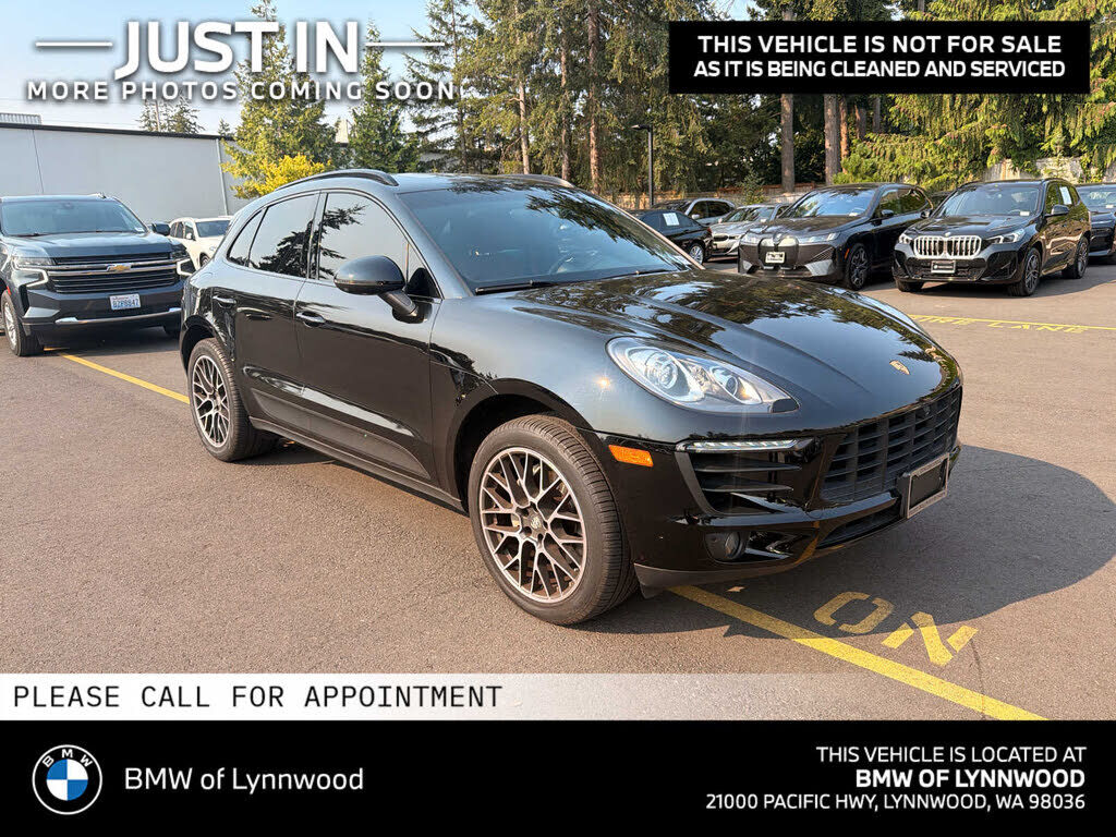 2016 PORSCHE Macan