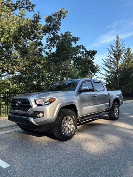2017 TOYOTA Tacoma