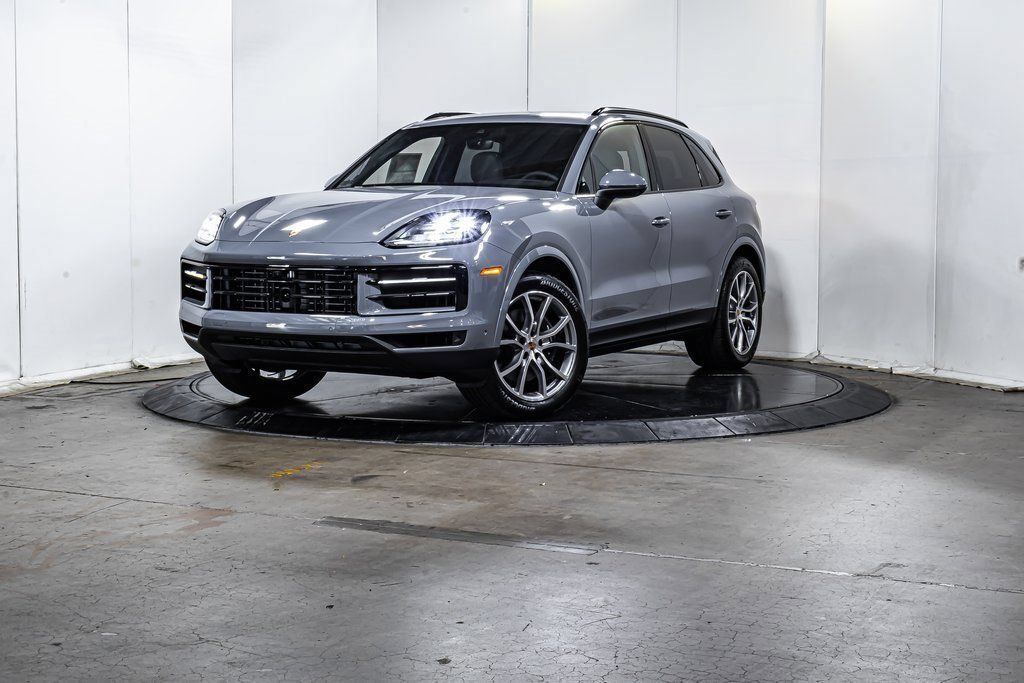 2025 PORSCHE Cayenne