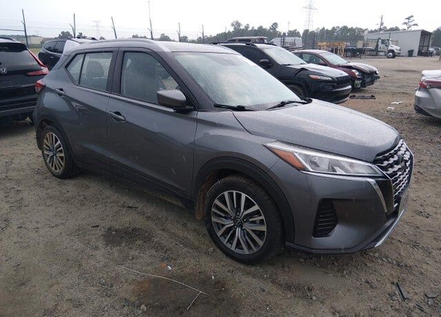 2024 NISSAN Kicks