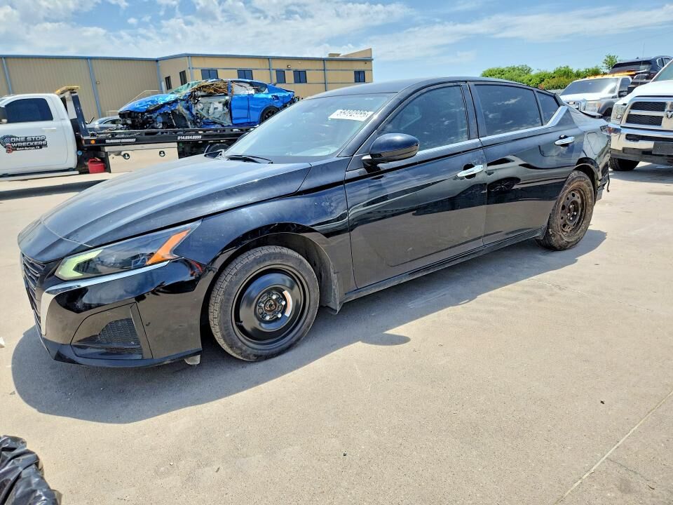 2024 NISSAN Altima