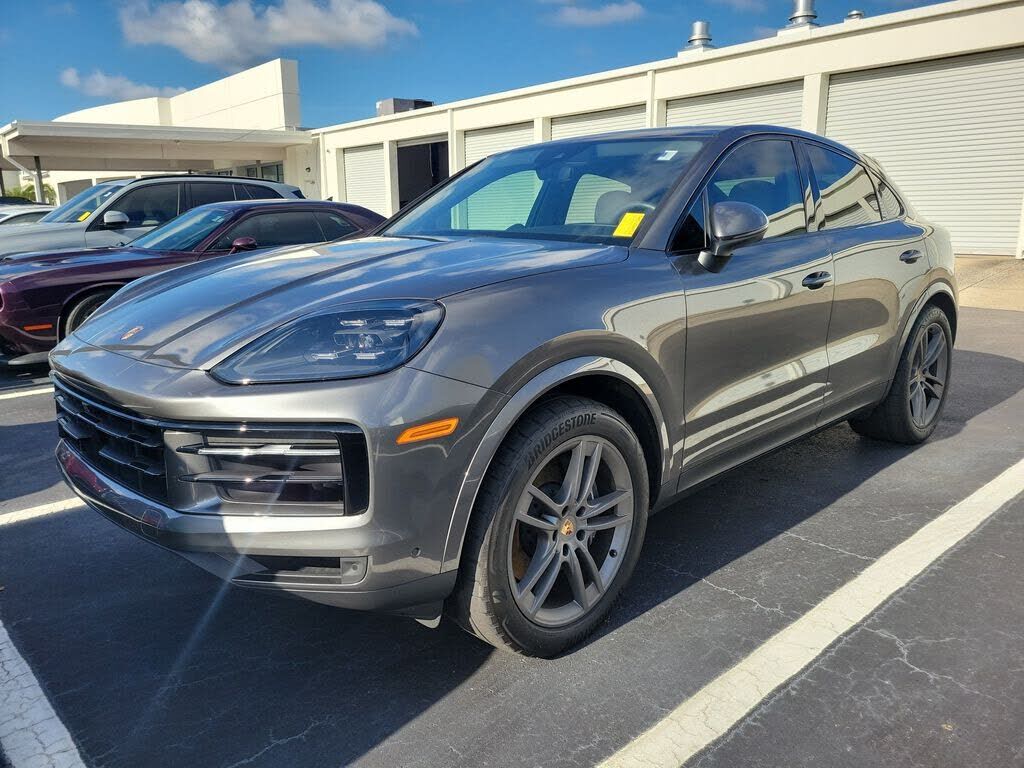 2025 PORSCHE Cayenne